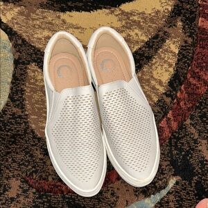 Journee Collection Women's Casual and Fashion Sneakers